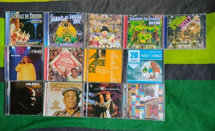 LOTE COM 13 CDS ORIGINAIS DE SAMBA E PAGODE - BARATO!!!