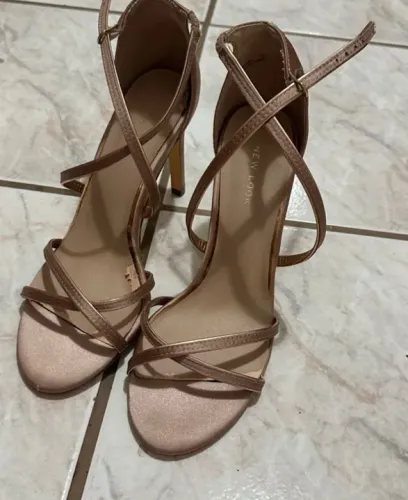 Sandália de salto 37