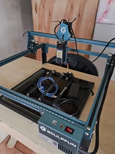 MAQUINA DE CORTE E GRAVAÇÃO A LASER