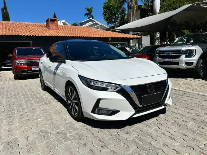 Sentra Exclusive 2.0 16V CVT.