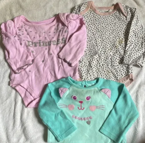 kit 3 bodies Garanimals e outros tamanho 3 meses importados (Desapego)