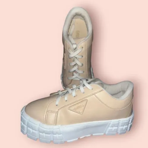 Sapato leia o anúncio