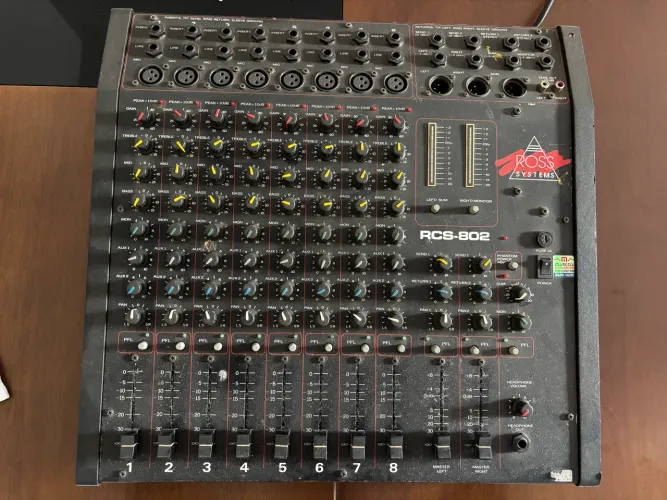 Mesa de som Ross 8 canais Ross System