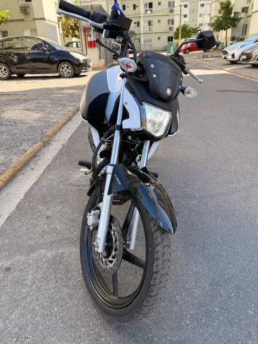 Fazer 150 disponível para aluguel rodar em app