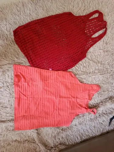 Roupas usadas e bem conservadas