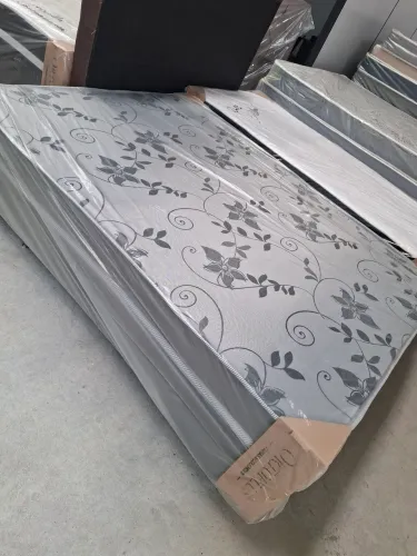 Cama Box casal nova com garantia!!