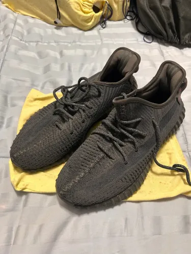 Adidas Yeezy Boost 350 V2 - Cinza