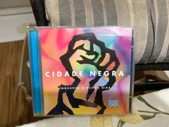 CD Cidade Negra - Enquanto o Mundo Gira (2000)