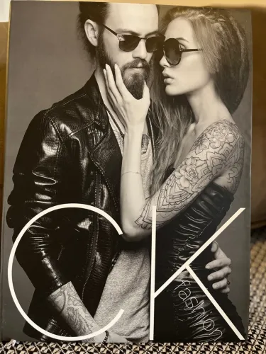 Livro caixa Calvin Klein 