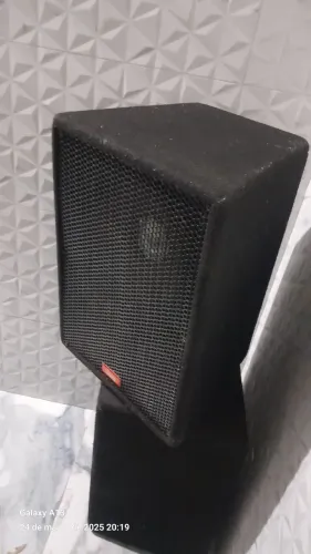 1 Caixa de Som Leacs. "TROCO ".