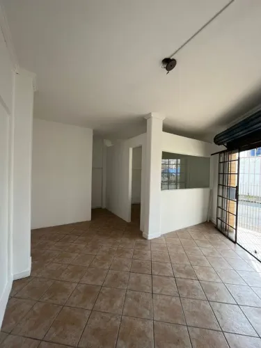 Loja comercial para alugar 30m² no Sítio Cercado