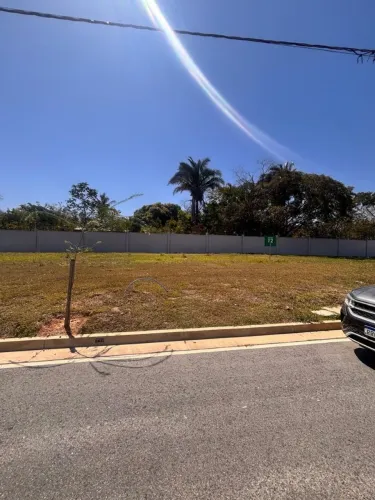 Vende-se terreno com 202m2 no Florais Esmeralda em Cuiabá MT