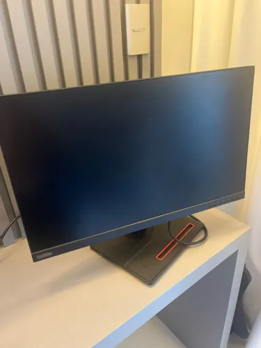 Monitor Think Vision com suporte 60hz