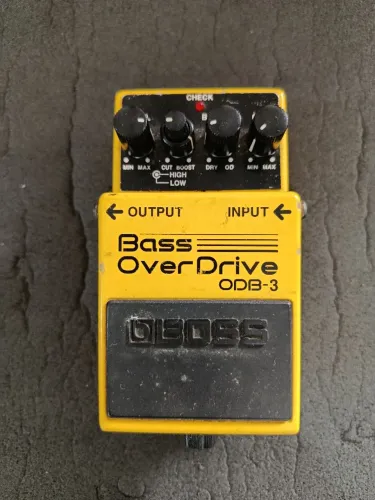 Pedal Bass Overdrive Boss para Baixo