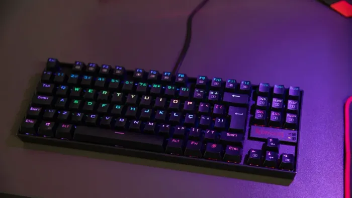 Teclado Gamer Redragon Kumara Pro Mecânico Magnético RGB