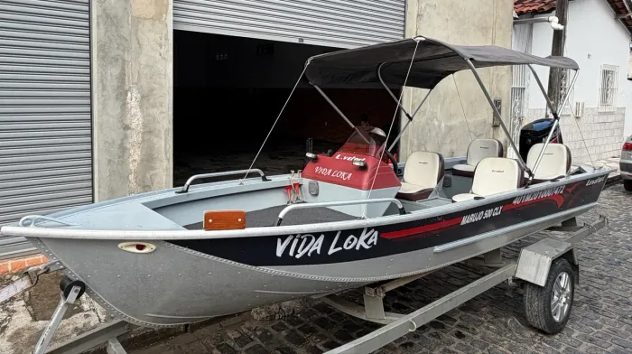 VENDO lancha 