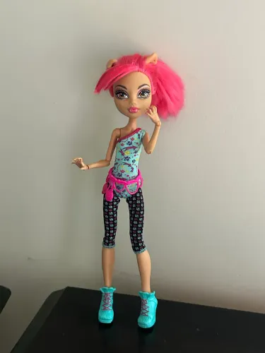 Monster high howleen dance class