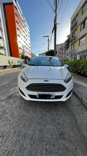 Ford Fiesta 1.6 16V Flex Aut. 5P 2015