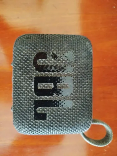Caixinha JBL original. 