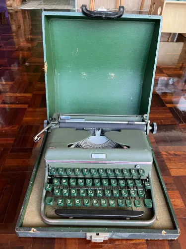 Máquina de escrever Halda