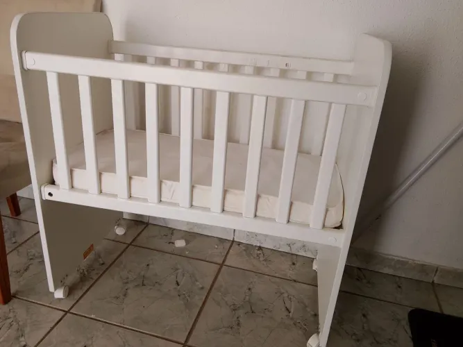 BERÇO E COLCHÃO
