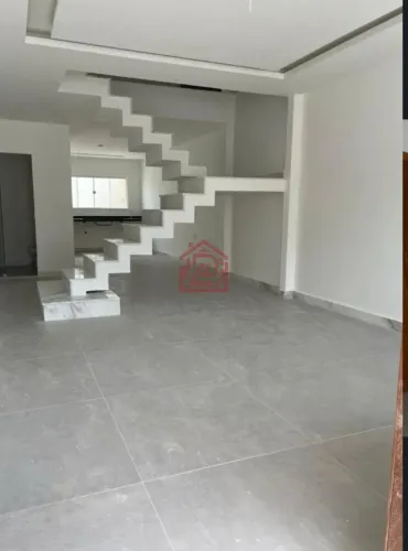 Casa à venda no Residencial Vale das Palmeiras, Macaé, 3 suítes, 125m², por R$ 550 mil