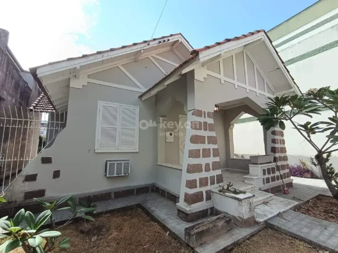 Casa para aluguel, 3 quartos, 1 suíte, 2 vagas, Humaitá - Tubarão/SC