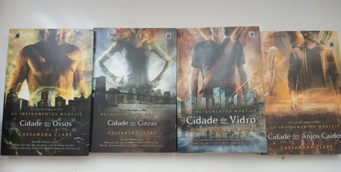 Os instrumentos mortais - Cassandra Clare (4 primeiros livros)