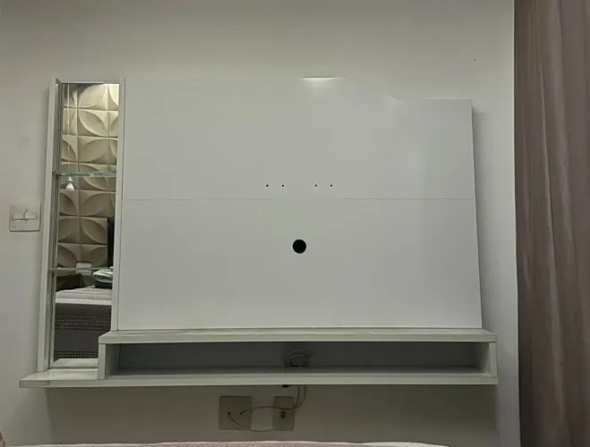 Painel para TV Suspenso com Espelho Lateral - Branco