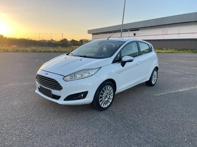 Ford Fiesta Titanium 1.6 16V Flex Mec. 2014