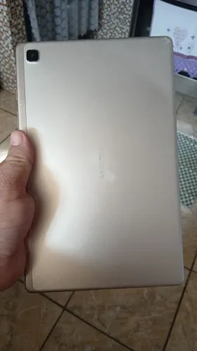 Vendo tablet A7 com tela grande de 10.4 polegadas funcionando perfeitamente 