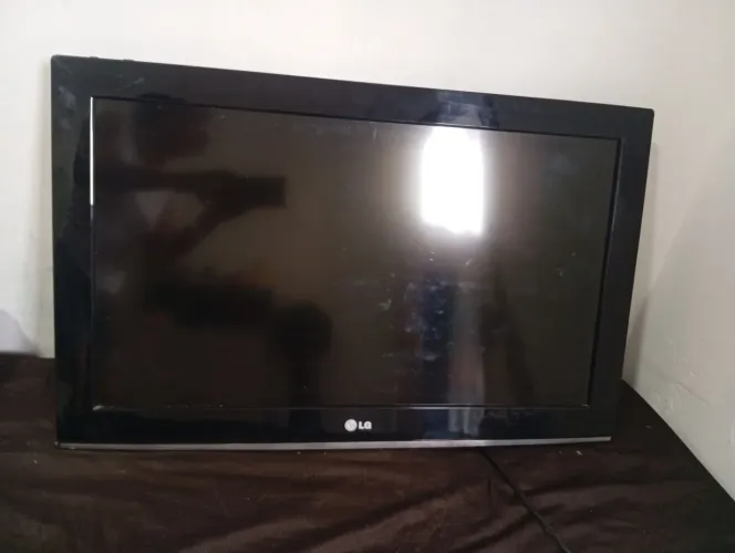 TV 32 polegadas com defeito 