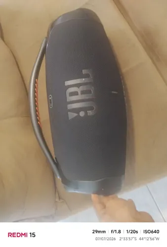 Quero vender uma jbl3 seminova *37