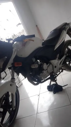 Moto toda em dias tudo pago! Vendo ou troco moto maior