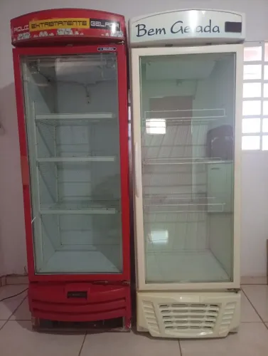 Vendo ou troco dois Freezer expositor vertical por um de duas portas