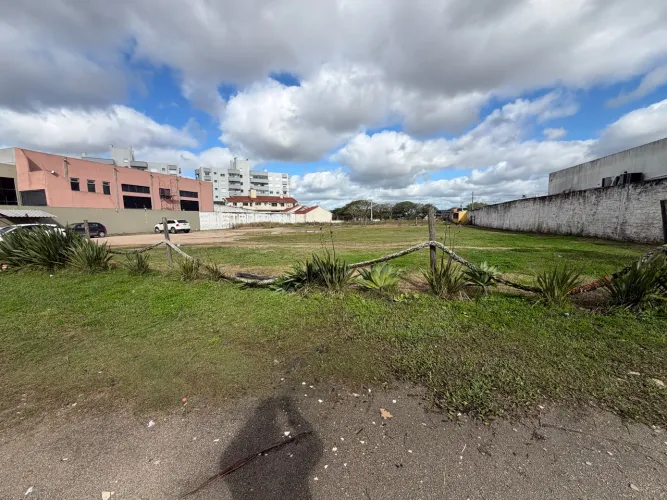 Terreno à venda na Av. São Francisco de Paula, Areal - 1.000 m² (25x40m), plano e com alto