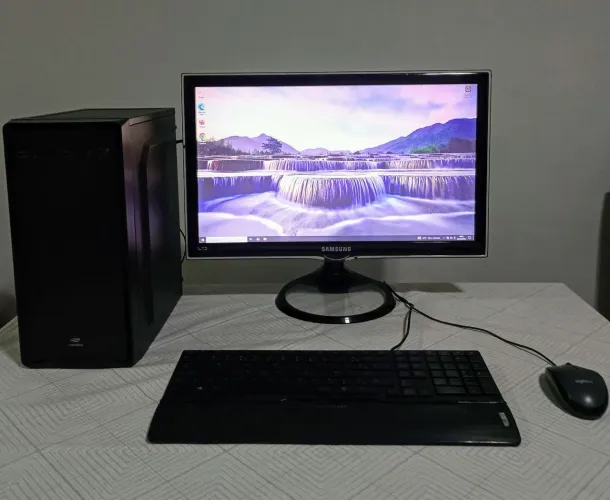 Computador i5 com monitor LED 22pol