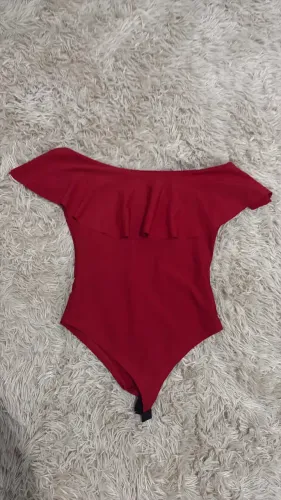 Body vermelho tomara que caia 