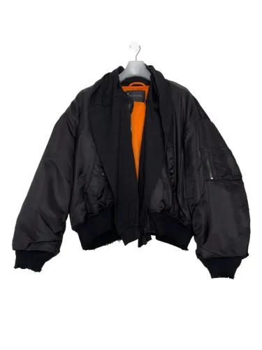 jaqueta bomber balenciaga incognito preto