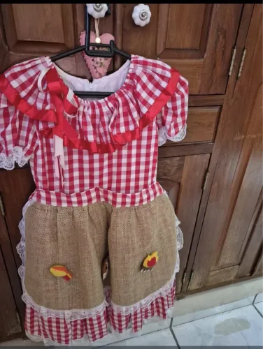 Vestido festa junina tamanho 10