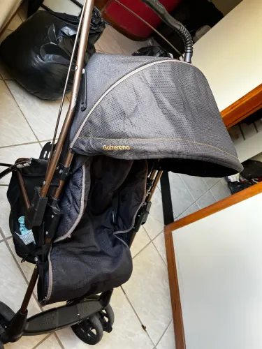 Carrinho de bebê galzerano preto reversível 