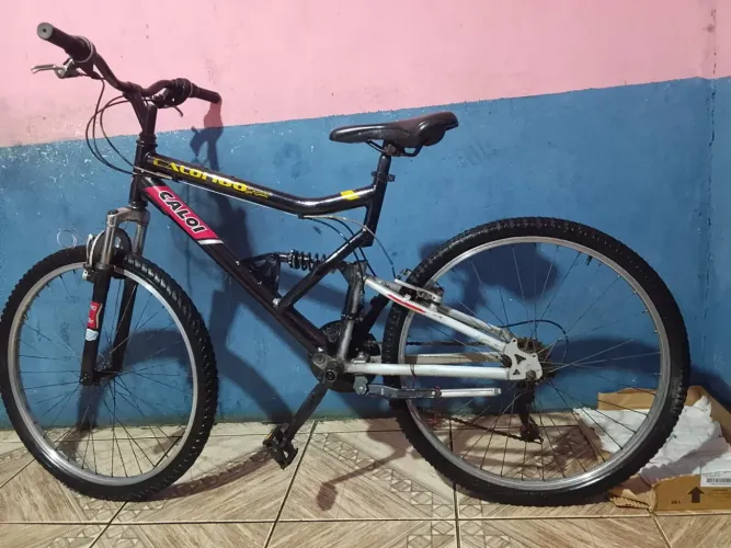 Bicicleta Caloi aro 26 com amortecedor e suspensão top faço entrega grátis