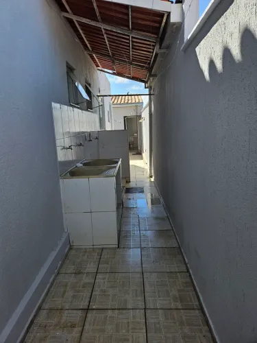 Alugo casa em Aparecida de Goiânia 