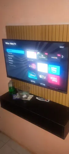 Tv 32 Polegadas Com apenas uma listra fraca chama