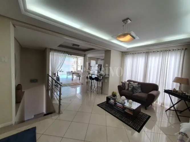 Casa com 3 suítes no Bairro Itaguaçu