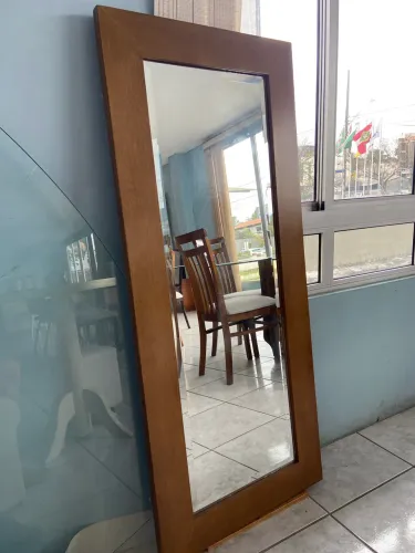 Espelho com moldura