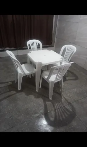 Aluguel de mesas, cadeiras e pranchão