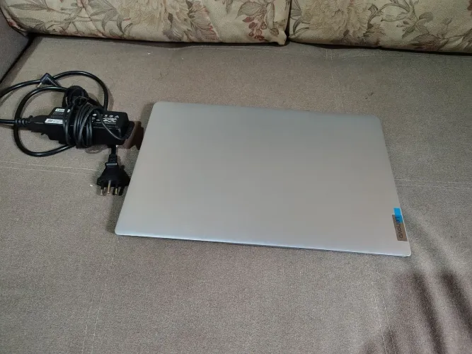 Notebook Lenovo IdeaPad 1i (15IAU7) - Intel Core i5 12ª geração