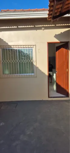 ALUGO CASA PRÓXIMO AO CENTRO