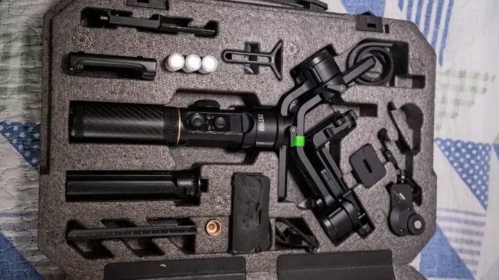 Estabilizador Guimbal zhiyun Crane 2S Pro. (Inclui Follow Focus e suporta até 4,5kg